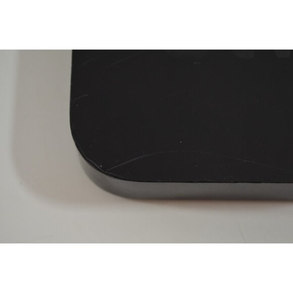 Apple TV Set with Remote - Black and White - Picture 3 of 12